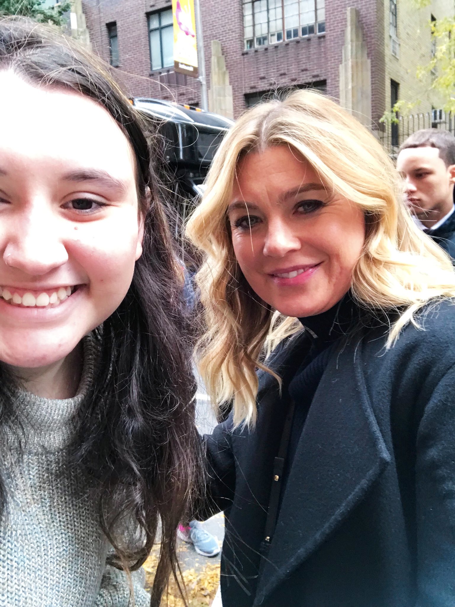 HAPPY BIRTHDAY ELLEN POMPEO!! I had the honor to wish her a happy birthday in person yesterday 