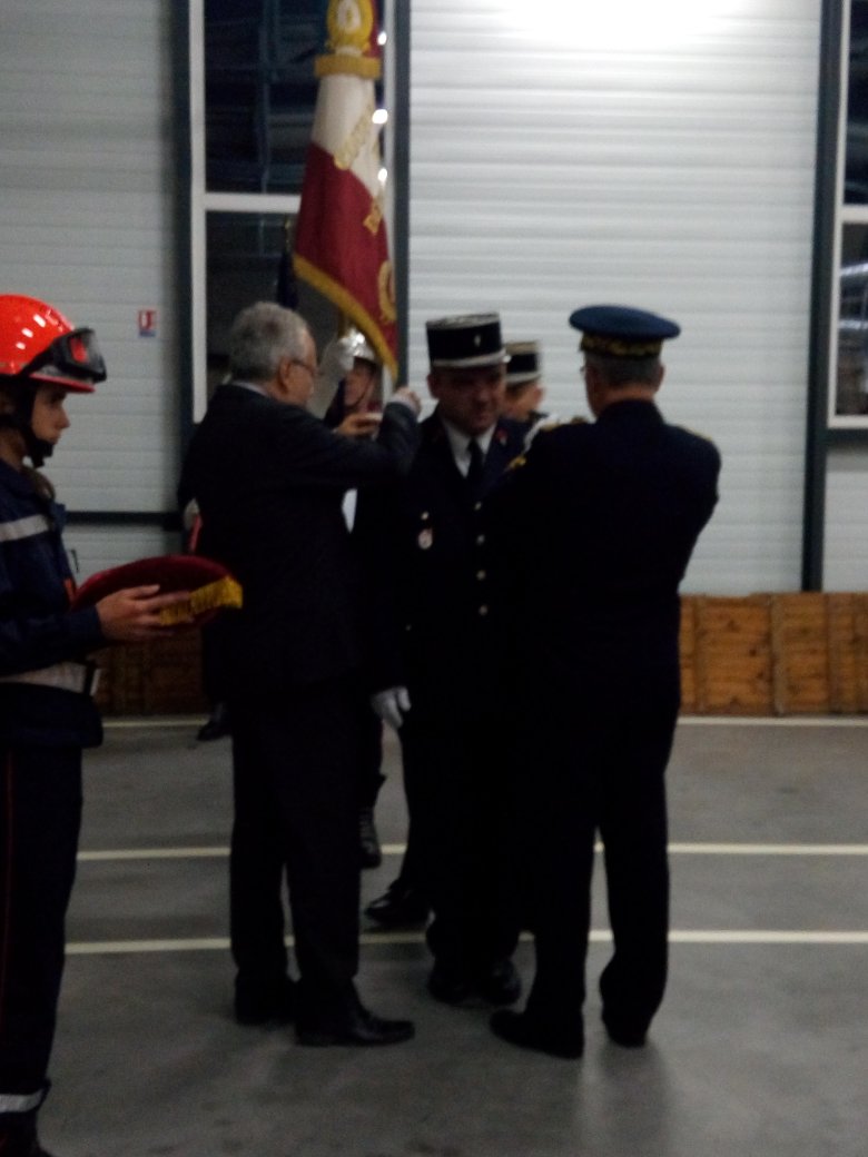 SDMIS69's tweet photo. Inauguration de la caserne de Blacé et remise de grade. @SDMIS69 #pompier #inauguration #caserne https://t.co/ablE1LRbqY