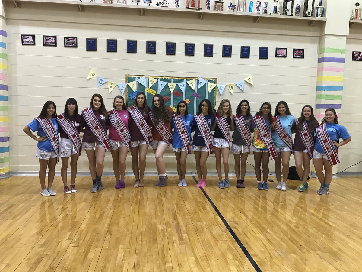 SV_SilverSpurs's tweet photo. We love our seniors💙💙 https://t.co/JpsHAJVSvt