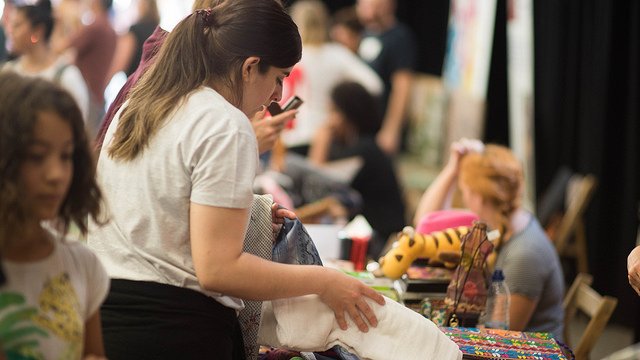 XES_cat's tweet photo. Vas venir a la #FESC2017? No et perdis l'àlbum amb les millors fotografies que van fer les companyes de @bruna_coop! 📸 Click! 

https://t.co/DU0PNYs8tr https://t.co/UxACdJwLlO