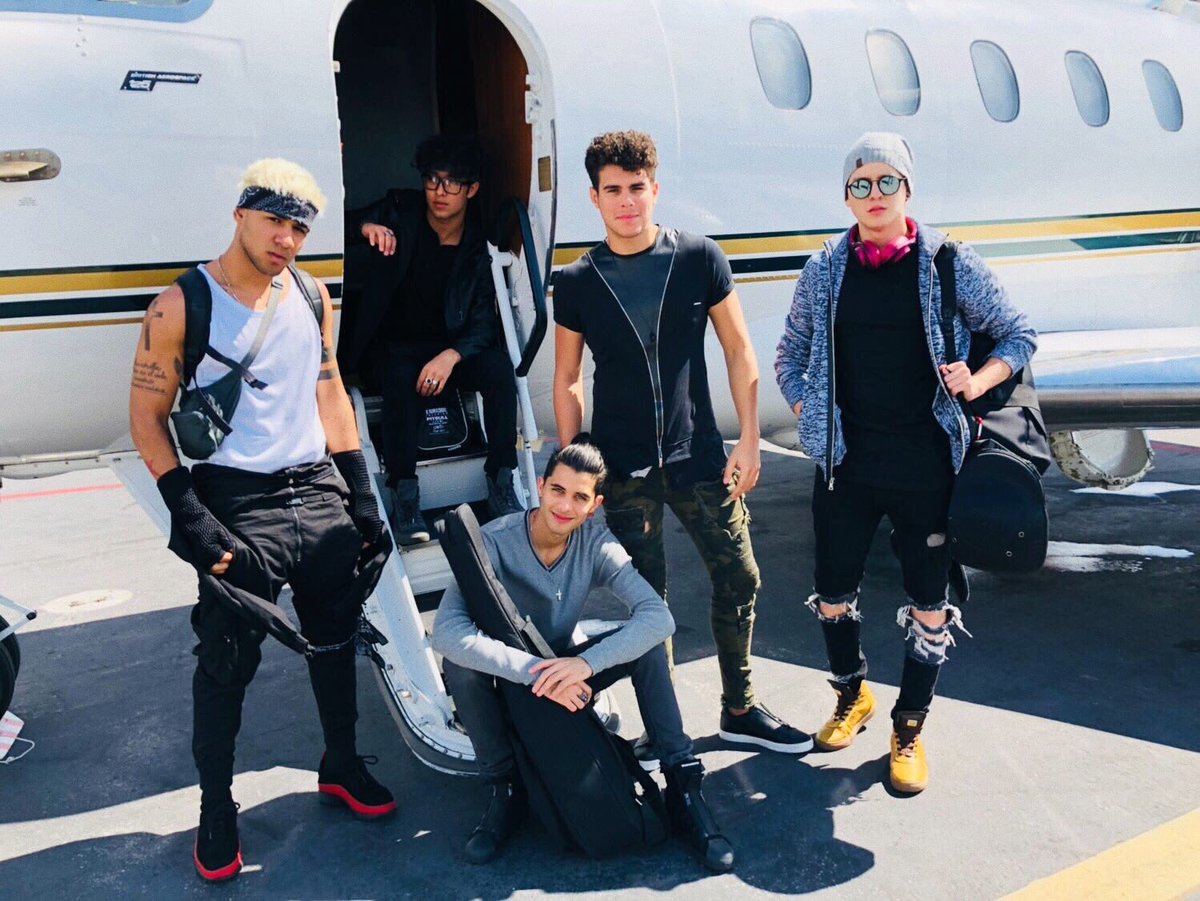CNCOmusic's tweet photo. #NextStop Villahermosa, México ✈️ #MASALLATOUR https://t.co/Cmf68uNbHr