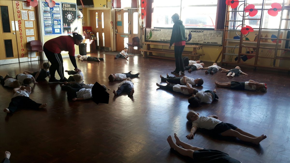 ysgolbrynhedydd's tweet photo. #YBHNURSERY absolutely loving our 1st ever P.E lesson today in the hall and we did such a super job too! Da iawn pawb! #morningclass #schoollife #firstPElesson #DIAIUTF #YBH #P.E https://t.co/krfL33hzFm