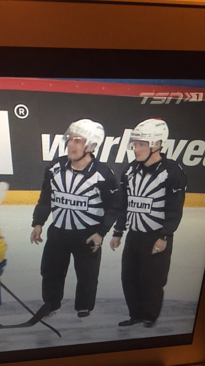 ZachBoychuk's tweet photo. Ummmm??? 🦓🦓🦓 https://t.co/6dORC3NtZt