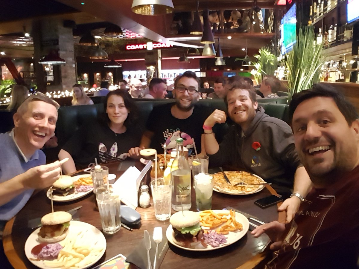 darren_gerrish's tweet photo. Couple of great seminars. Now food with good friends and looking forward to great evening session #NYMW https://t.co/NQNCGBqyJV