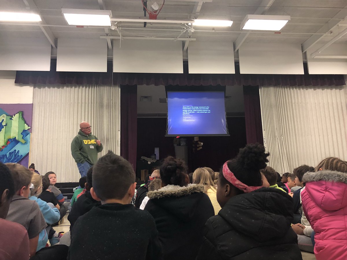 RachelMooney's tweet photo. Mr. Bennett speaking about energy to our students. From natural gas to renewable energy sources! #hmstem #thirdgrade #energy https://t.co/aHvK1e5G1e
