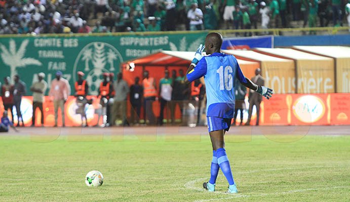 ViiHeuu's tweet photo. Encore une fois de plus un grand merci à mon joeur, le grand gardien du #Senegal Khadim.
Trop content wallahh 😁
@FootballSenegal
#CDM2018
#AFSSEN
#kebetu https://t.co/HxGA42RvH6