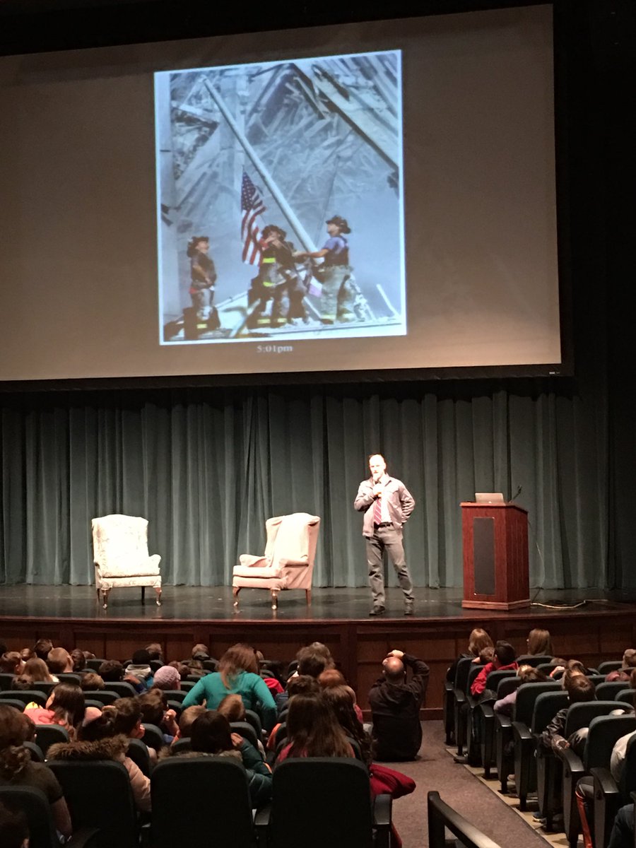 KCCF's tweet photo. Joined WCS 5th graders to learn about storytelling using photos. Thomas Franklin shares his iconic photojournalism #Indiana_Franklin https://t.co/5bi4iw414K