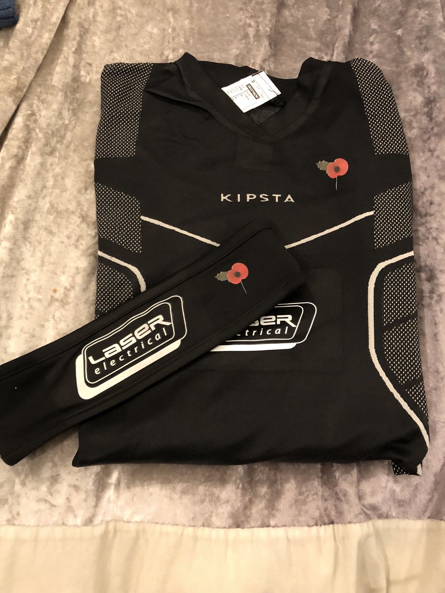 LaserElectrical's tweet photo. Team laser set for the nuclear mud race not forgetting our fallen heroes #nuclearraces #columbusschool #poppies #fallenheros #12kofmud https://t.co/tqIljuYxbN