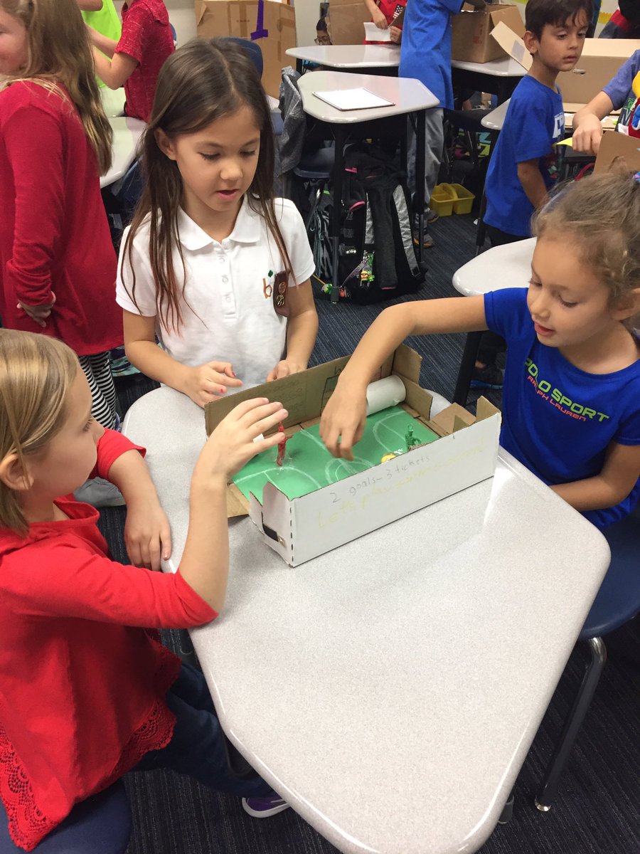 haggar3rd's tweet photo. @HaggarKinder came to play our Cardboard Arcade! #haggarlearns #cainesarcade https://t.co/FN5mXG1aIQ