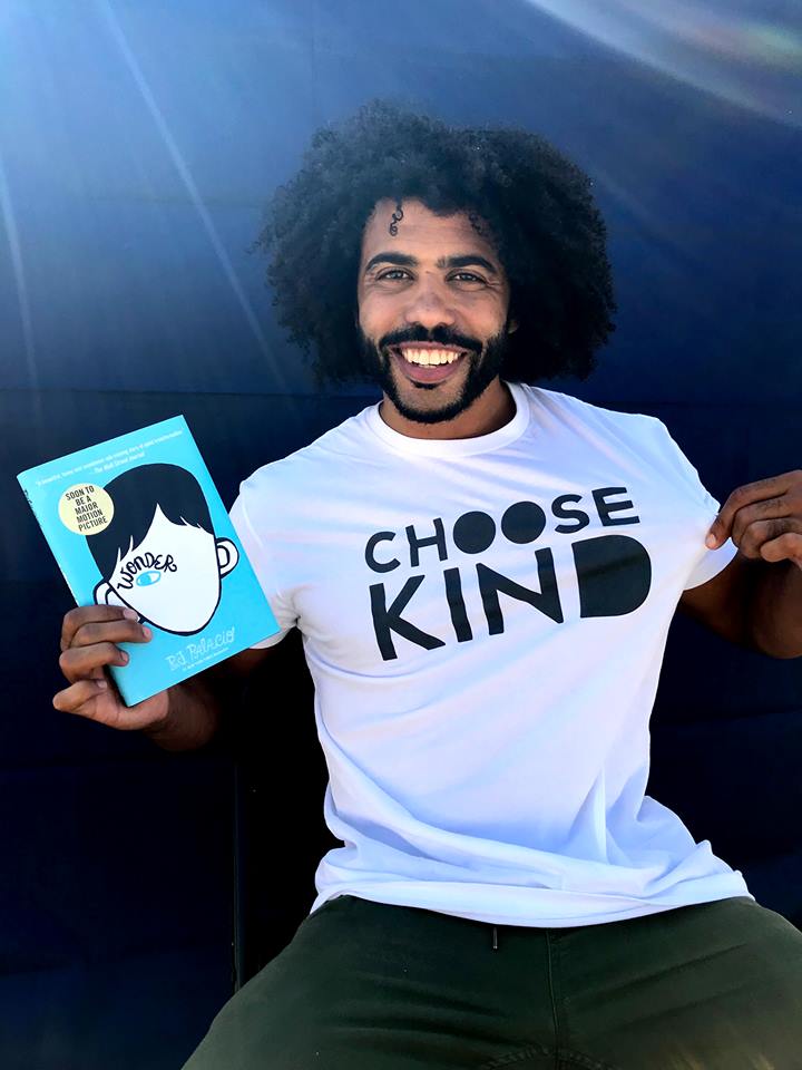 BFDArgentina's tweet photo. Los protagonistas de #Extraordinario te invitan a sumarte a la acción de #ChooseKind (#ElegiSerAmable). Haciendo ese pequeño cambio en al menos una acción del día, verás que podés hacer todo más lindo! https://t.co/DfvnxLLw1n