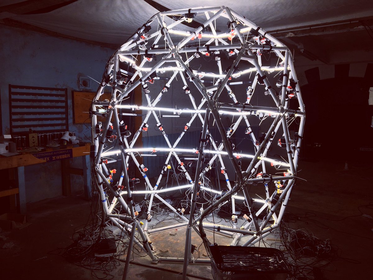 lrx_mathieu's tweet photo. Because everything serious starts in a garage, here is our geodesic system for 3D capture. 👨‍💻👨‍🚀 #3dcapture #geodesic #startup #garage #argosvr #thecorner #brest #brestlife https://t.co/b74BdMtmZP