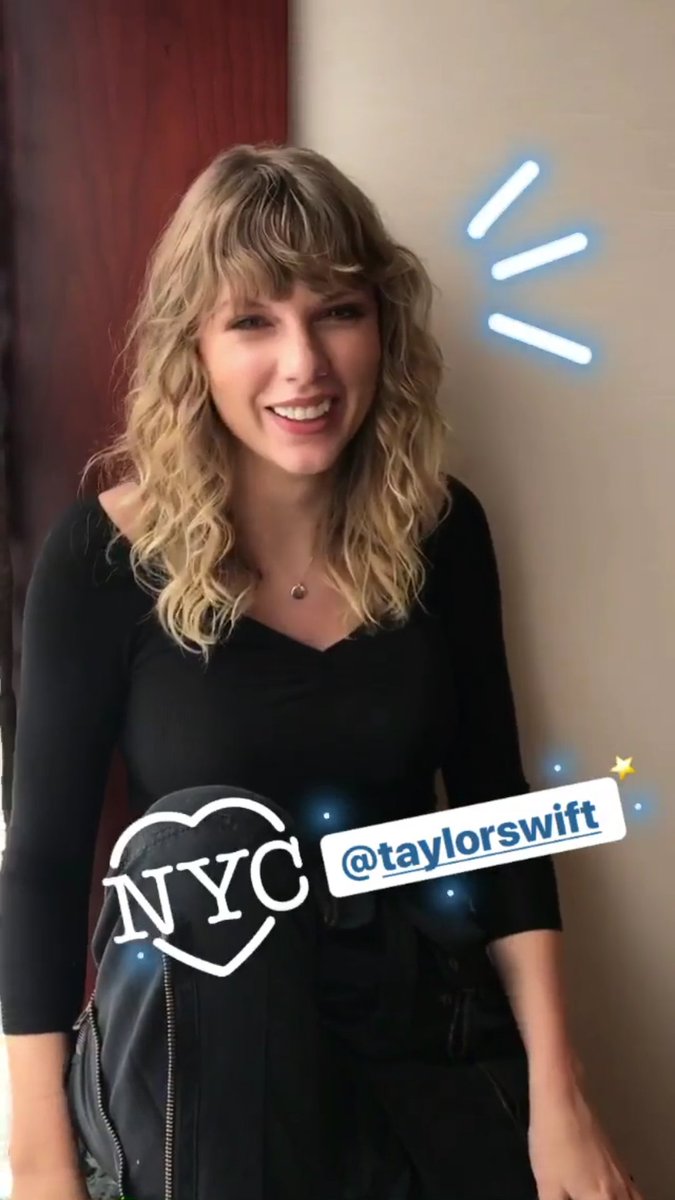 soitfuckingoes's tweet image. TAYLOR IS REALLY HAPPY RIGHT NOW AND I WANNA CRY APPRECIATION TWEET #EMABiggestFansTaylorSwift