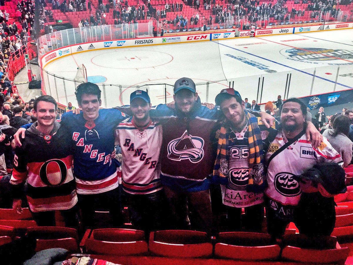 Andy86CH's tweet photo. Great guys, great night! #NHLGlobalSeries https://t.co/yHozLLiNd0