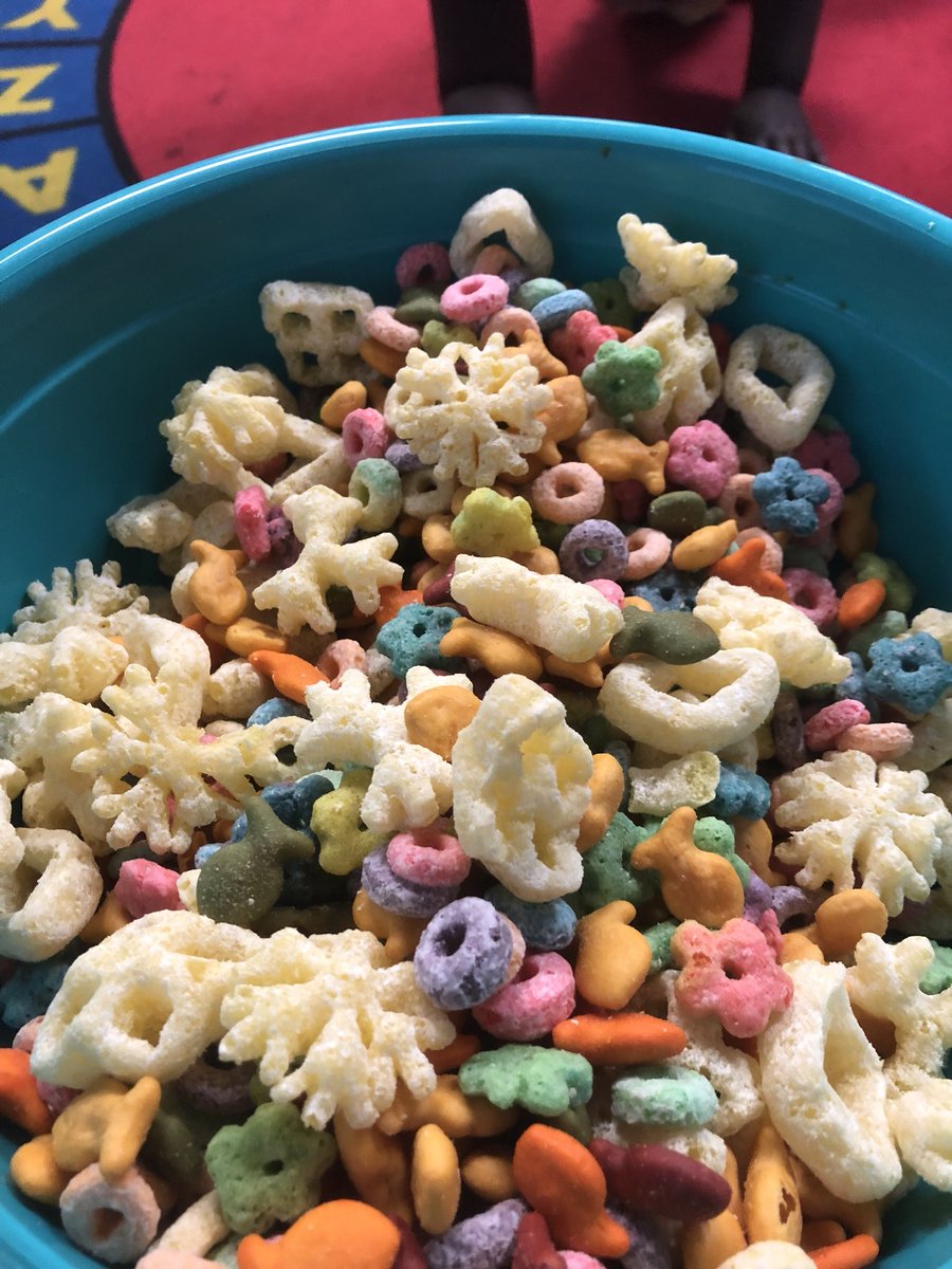 msmanucciKinder's tweet photo. Four seasons trail mix! Can you figure out what food represents what each season?! My students can:) #foodie #cookingtolearn @WyominaWarriors https://t.co/3mPjCytl8y