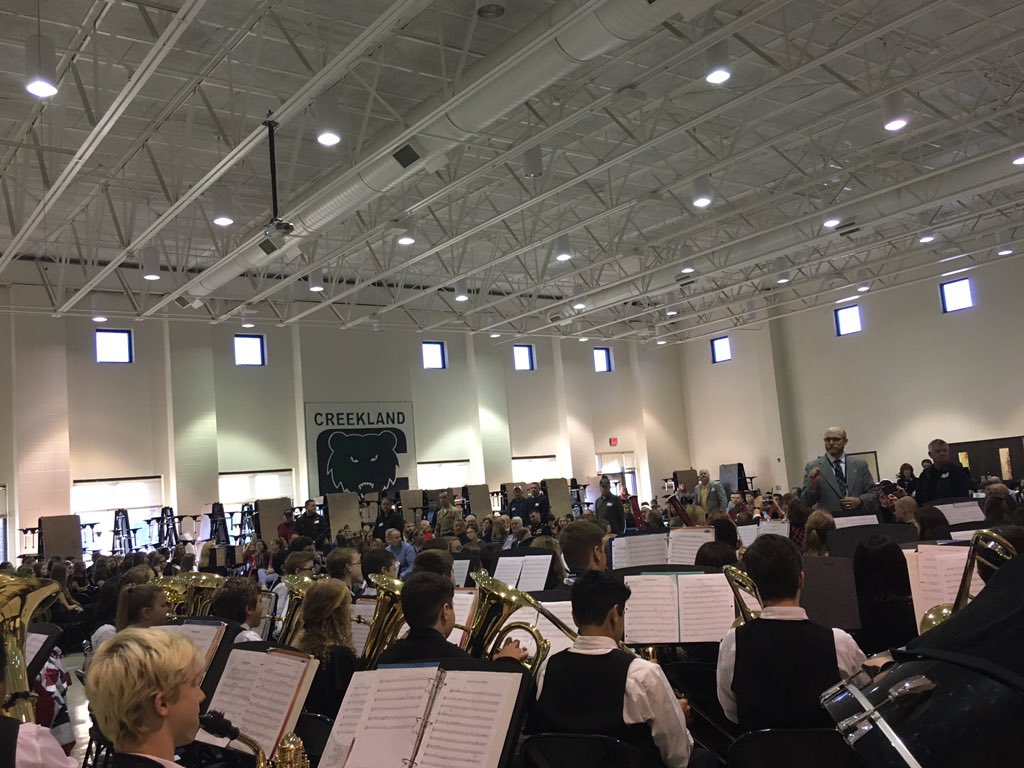 CMS had a great Veteran's Day presentation! Thank you for all you do for our country! 🇺🇸 💚💙 #CreeklandMS # YOTG #GoinGrizzly