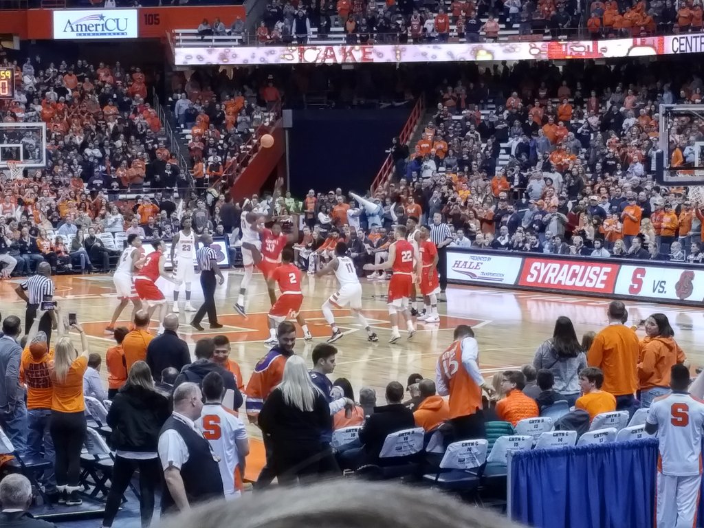 JBucksynchro's tweet photo. Go 'Cuse #syracuse #orange https://t.co/z2Yf1f66H7