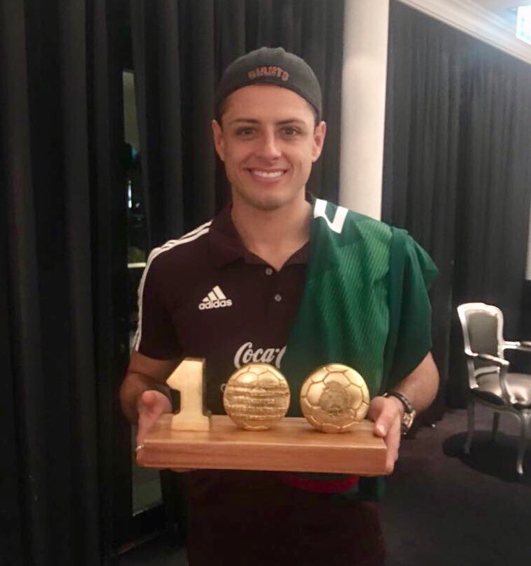 miseleccionmx's tweet image. Felicidades por 1️⃣0️⃣0️⃣ juegos, @CH14_.

¡A seguirla rompiendo crack! 🔝🇲🇽

#SoyMéxico