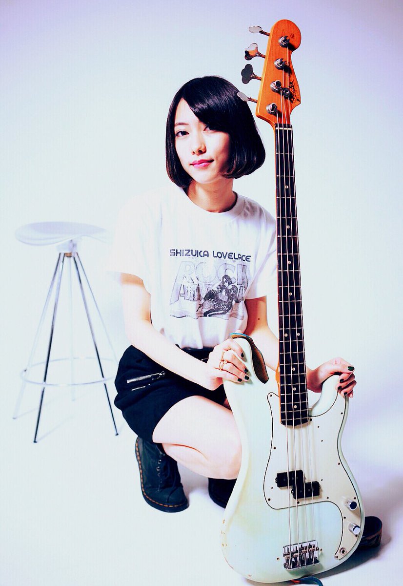 Shizuka 今日は ベースの日 です 始めてよかった 続けてよかった たぶん私にはこれしかないから 夕方頃から ベース女子写真展 でお待ちしております 1111 Fender プレべ ソニックブルー Shizuka 今日は ベースの日 です 始めてよかった 続けてよかった たぶん私にはこれしかないから 夕方頃から ベース女子写真展 でお待ちしております 1111 Fender プレべ ソニックブルー
