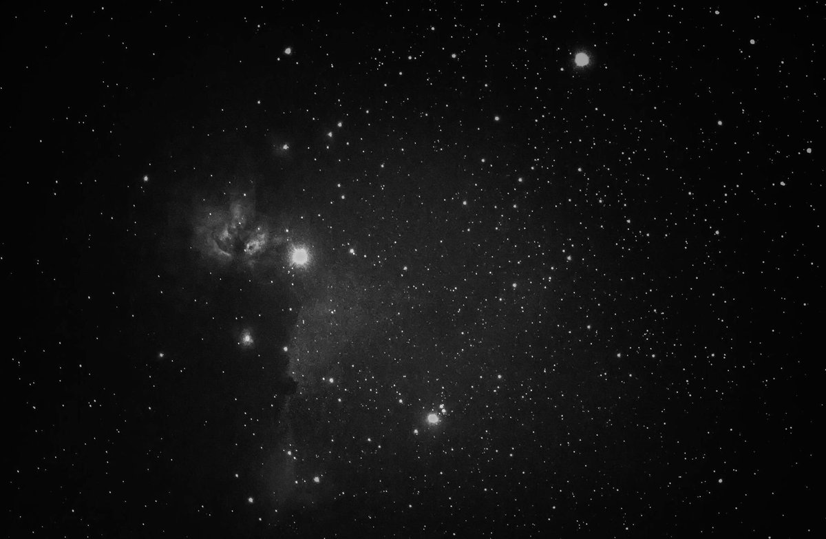 GrahamBowes's tweet image. Telescope not needed. #FlameNebula in the #London night sky using a telephoto lens.