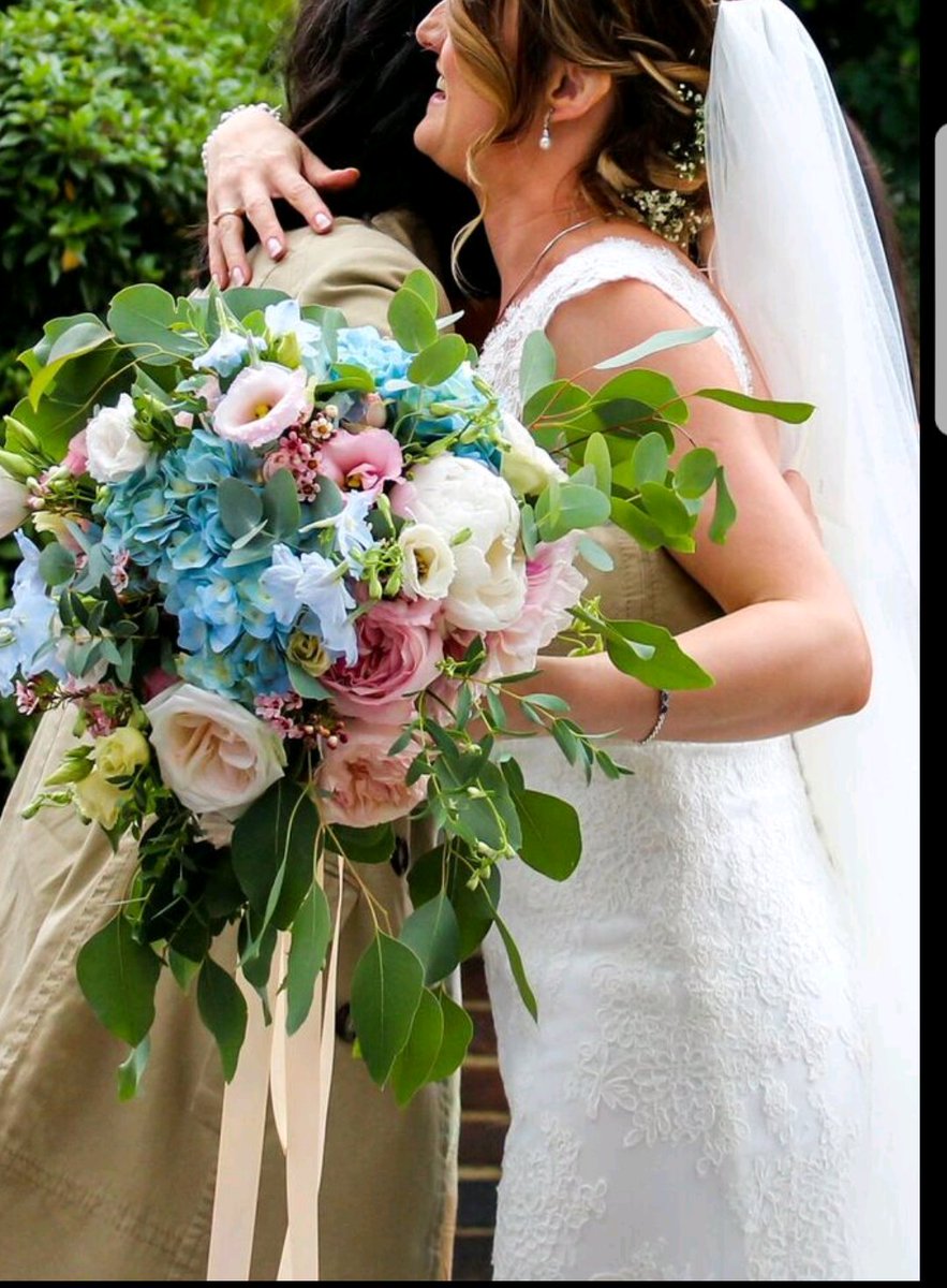 infinitybouquet's tweet photo. Loved my wedding bouquet back in July. Such beauty #LoveFlowers #wedding #gotmarried #happytimes #lovedmybouquet #memories 💕 https://t.co/YFXxrHedy0