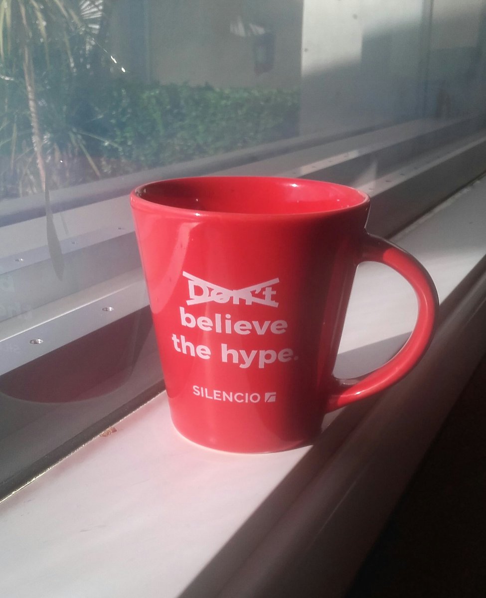 PatoMingochea's tweet photo. Llegó la taza del rock que mandó @silenciocomar y ya se disfruta en @espn1079 Gracias! https://t.co/CZp9CejTSA