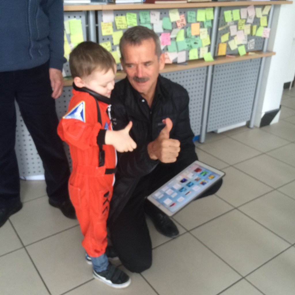 irishskys's tweet photo. You just made their year @Cmdr_Hadfield A big thank you from us all here for making time to visit us @irishskys to see our facility in action today and meet all the great students from @ArdscoilRisLimk and @GCLuimnigh @SHardingEvents #SICC2017 @LTSL_Shannon https://t.co/lGhar663LP