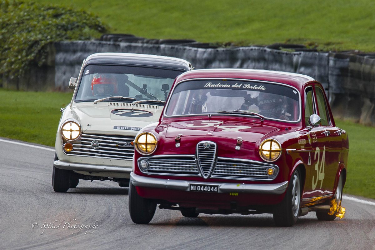 #GoodwoodRevival <a href="/goodwoodrevival/">Goodwood Revival</a> 2017 flame throwing Alfa Lavant Corner @VintageLegends @ljphotoimages