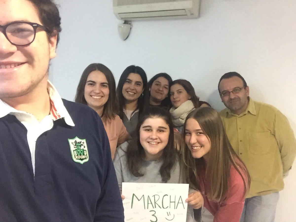GVXDenia's tweet photo. Y nuestro grupo de #Marcha3 ha estado trabajando la #Autoestima y las #RRSS con sus animadores. @maristasdenia https://t.co/Y52LHXL0rg