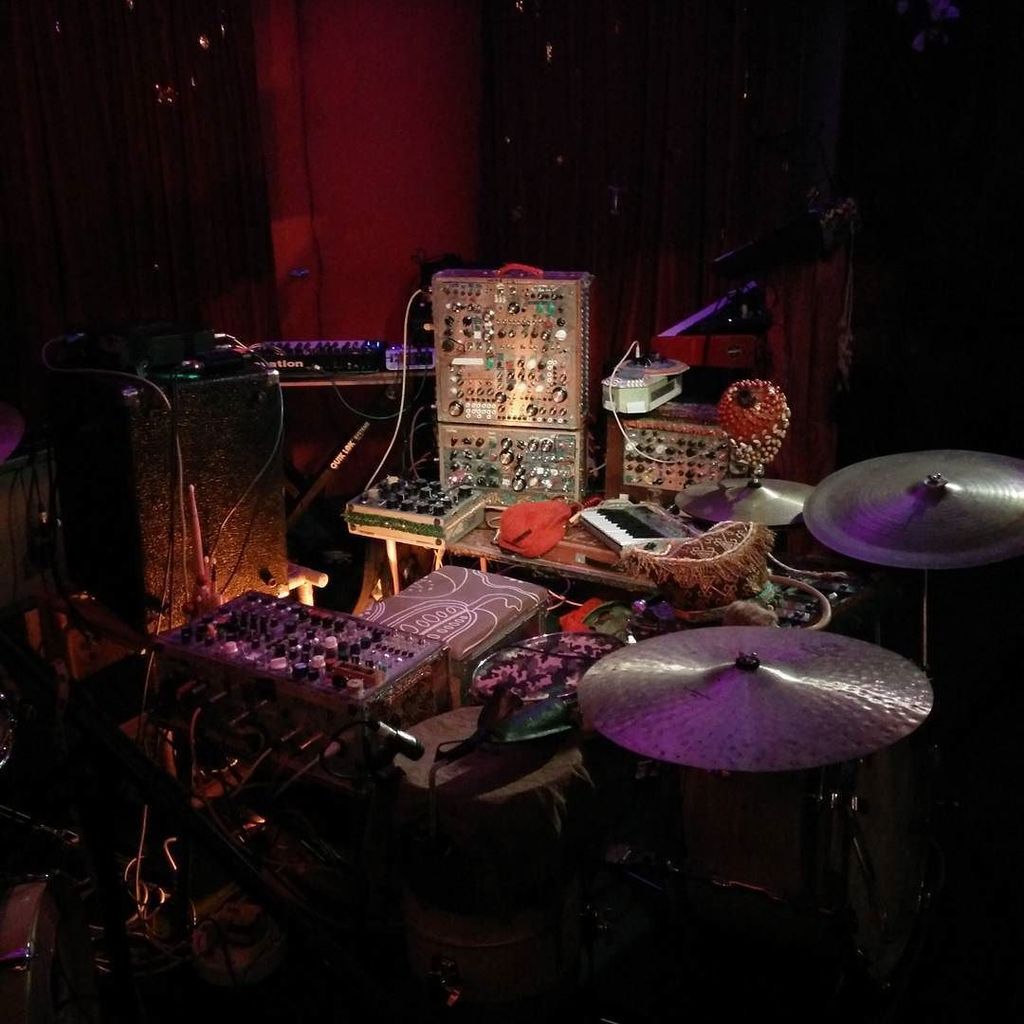 jimiscorpio's tweet photo. Quite a setup tonight with #PaddySteer #livemusic #gigs #livesound #soundandlights #vintagesynths #onemanband https://t.co/7pTgxa544j https://t.co/1QcsH4OqcX