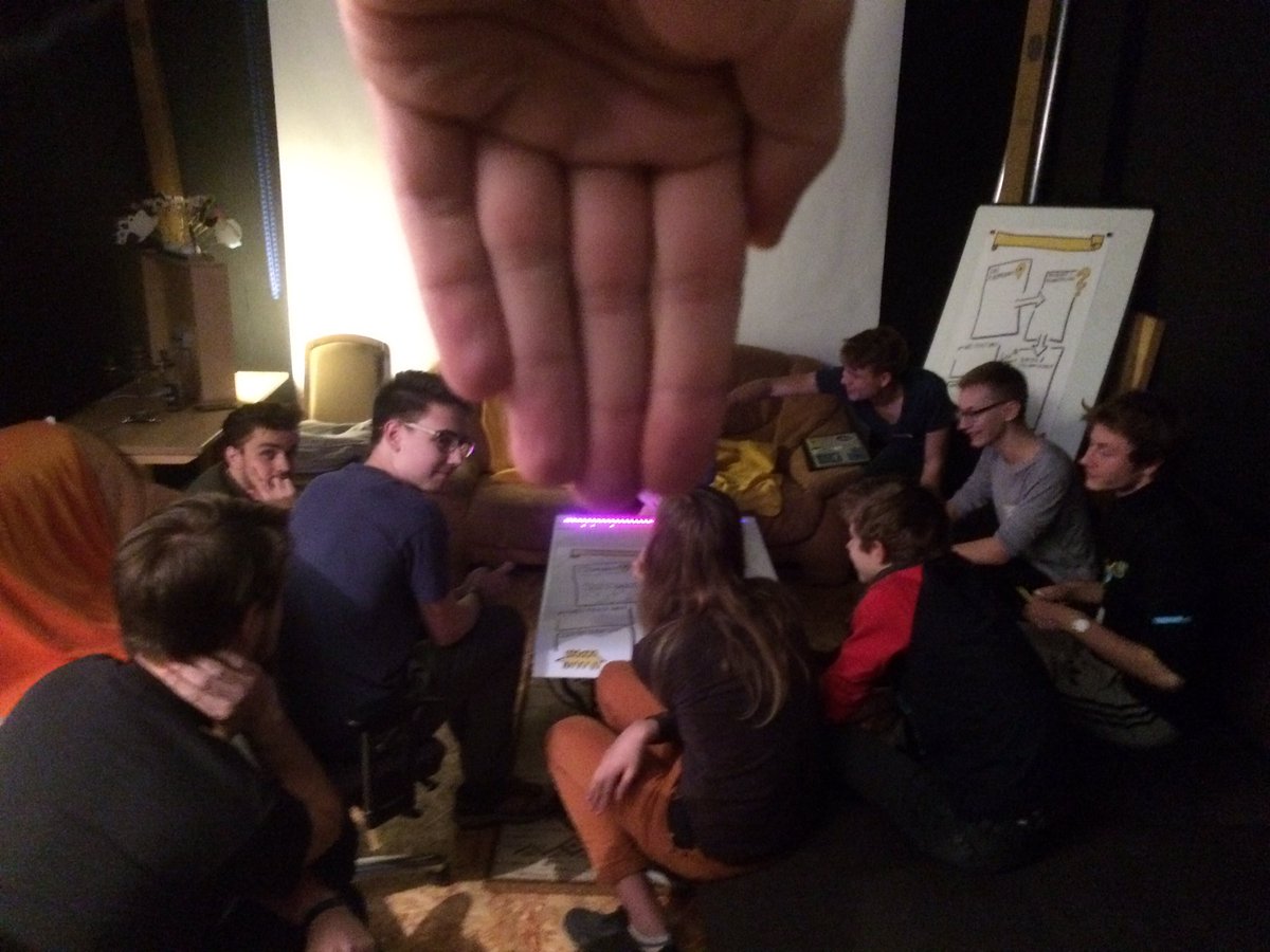 jhackthalle's tweet photo. Brainstorming - läuft! #jugendhackt #jhackthal https://t.co/7pojIUDBhD