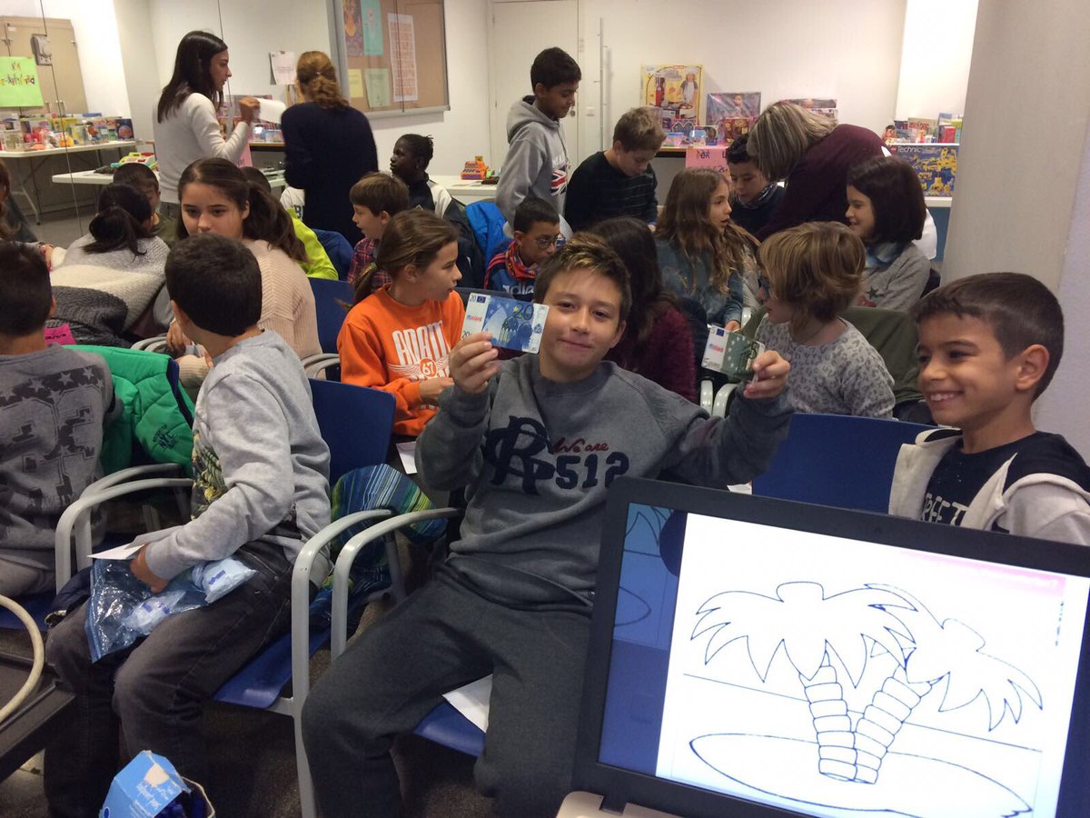 SalesiansMAT's tweet photo. Avui ha estat el torn dels alumnes de 5èB participant al taller de Consum Responsable de Jocs i Joguines de  @matarocat Eduquem pel #PerfilDeSortida #compromesa #responsable https://t.co/jjaFSMhL8p