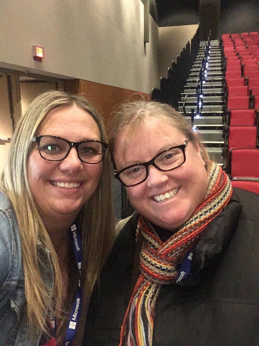 MrsGeekChic's tweet photo. Some #TOR16 reunions here at #BIT17 today! So good to see everyone. @A_Dobbie11 @watnunu @jaccalder #GoogleEI https://t.co/QYoAMbryUf