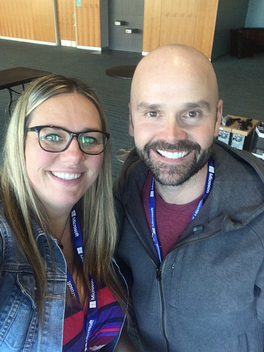 MrsGeekChic's tweet photo. Some #TOR16 reunions here at #BIT17 today! So good to see everyone. @A_Dobbie11 @watnunu @jaccalder #GoogleEI https://t.co/QYoAMbryUf