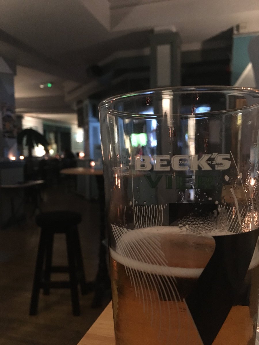 Quiet one at <a href="/Royalhotelnbar/">TheRoyalHotelandBar</a> could do with some of my pictures here 🤔