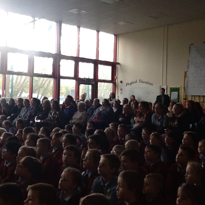 LibanusPrimary's tweet photo. "We will remember...🌹" #remembranceassembly #mrswilliamstweetoftheday https://t.co/2UjLVKPieU