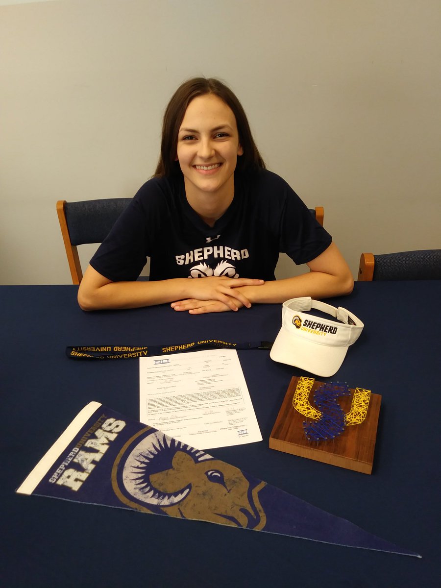 Justice_Sports's tweet photo. Congratulations to Georgia for signing her NLI to play for @SURAMSVBALL! @stuart_vball https://t.co/66ZPiRo7hm