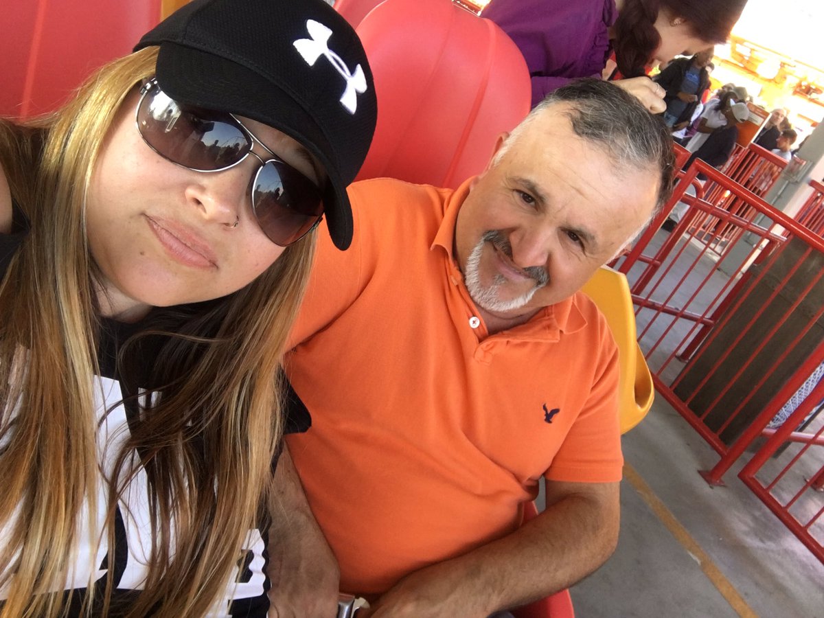 Jacquiemek's tweet photo. Canada's Wonderland!!💗🎢🎡🎠 #Canadaswonderland #canada150 September 10th 2017 https://t.co/IRqLpKcRoF