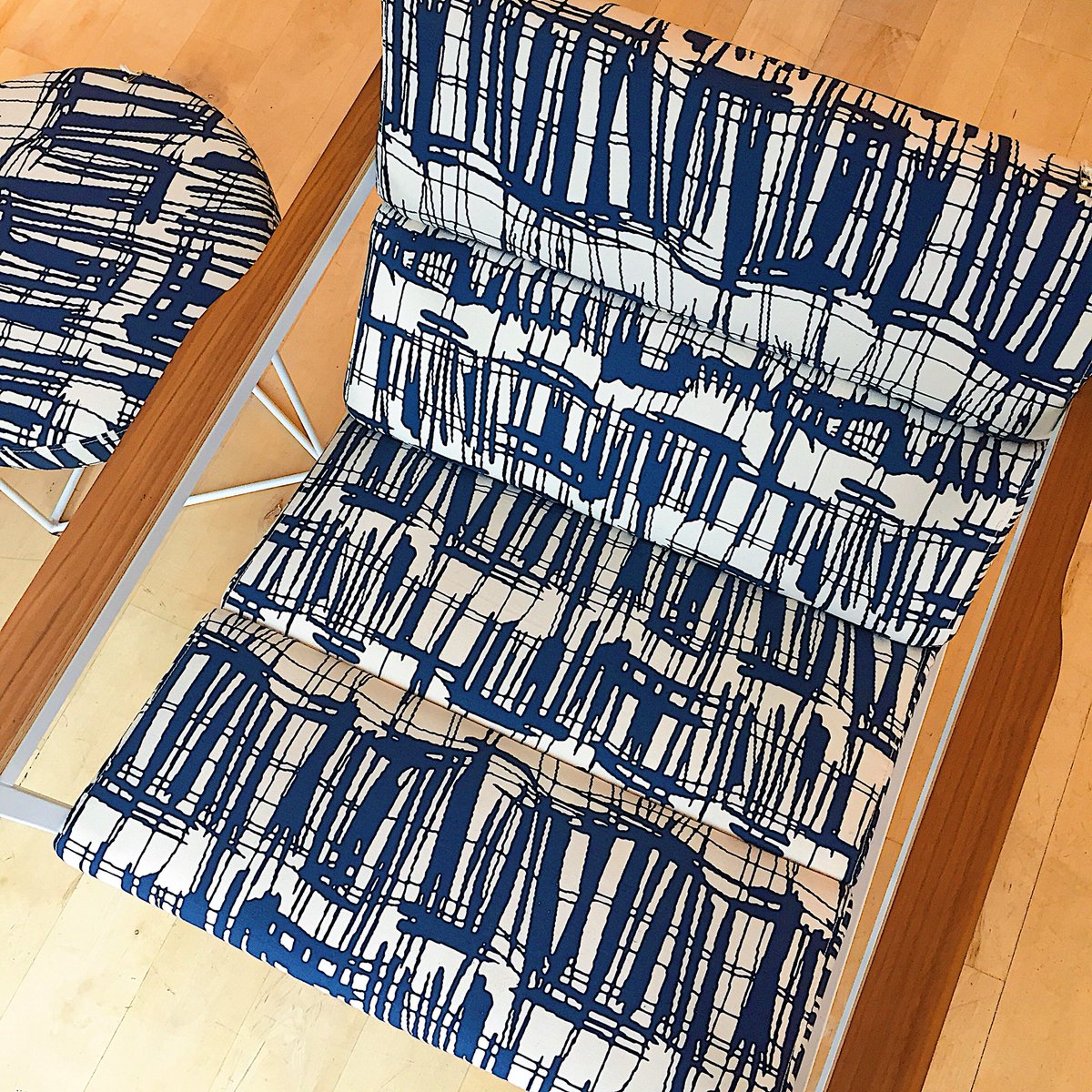STITCHchicago's tweet photo. Hurry in for our Halifax Chair and matching Nova Stool at an amazing discount! #closingsale #stillhere  #gusmodern #stitchchicago https://t.co/Zi1dR7gLkb