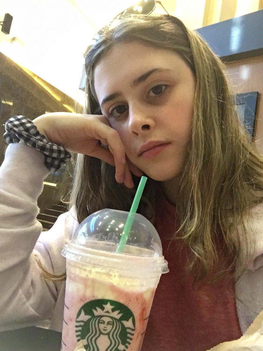 CandeQg's tweet image. Starbucks🥀
