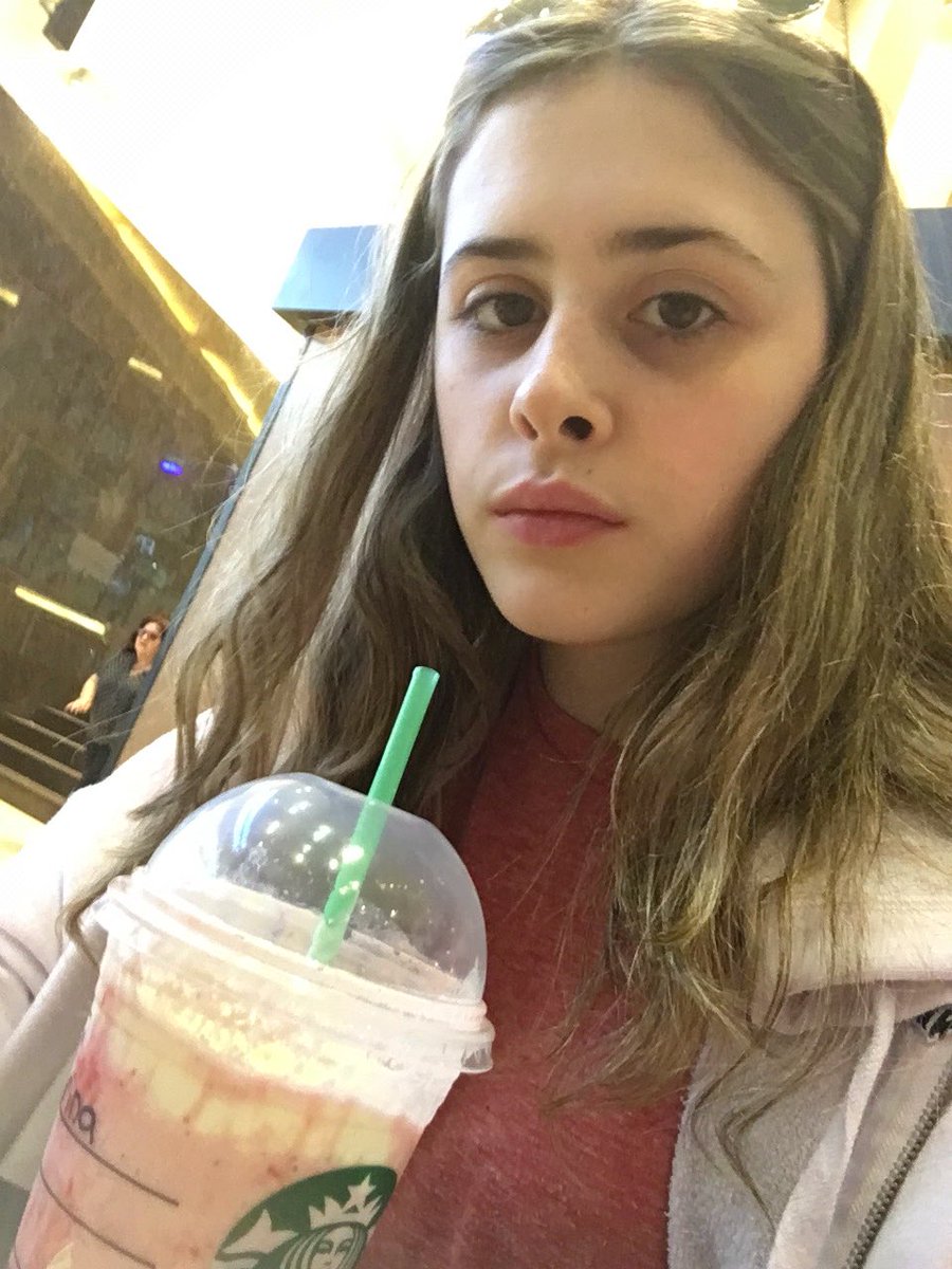 CandeQg's tweet image. Starbucks🥀