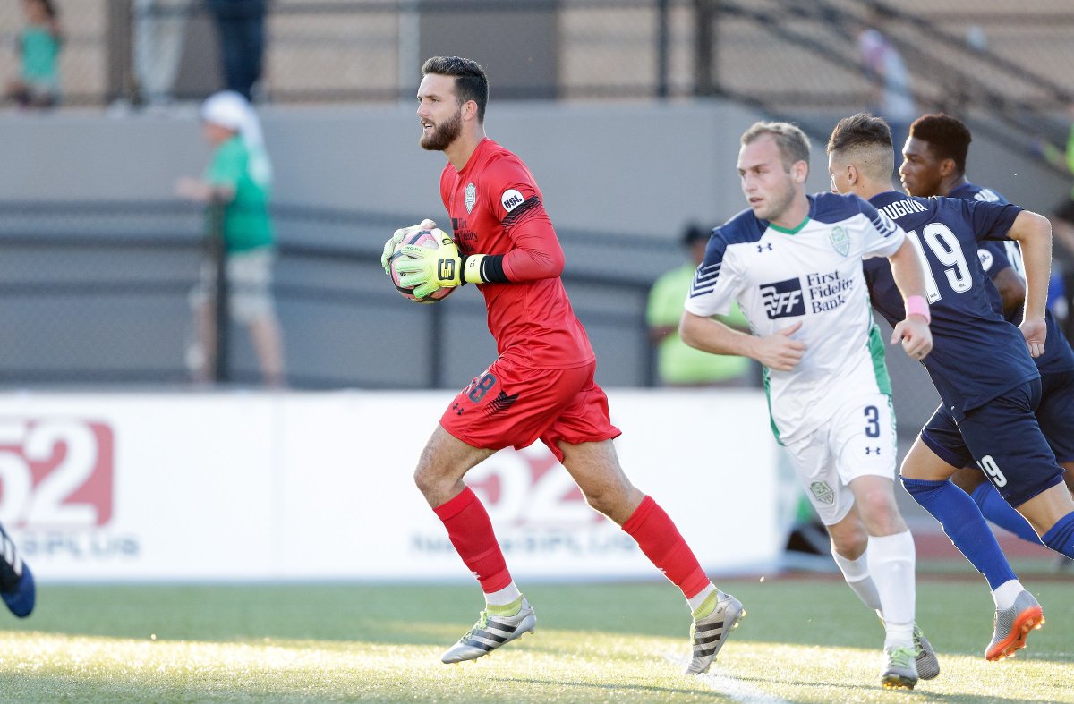 ElEnergyFC's tweet photo. CJ Cochran
⚽️ 10 partidos jugados
4️⃣ vallas invictas
👐🏼 75.9% de efectividad atajando
⛔️ clave sobre el final de la temporada https://t.co/DZ3YREEF82