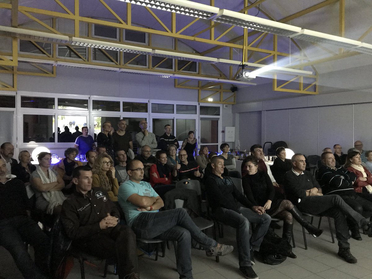 udsp45's tweet photo. Soirée de souvenirs sur les 5 derniers défis vélo ! Pour mémoire @SDIS45 termine 2ème de l’édition 2017 !!! #cohésion @PompiersFR https://t.co/SipgxzlwtW