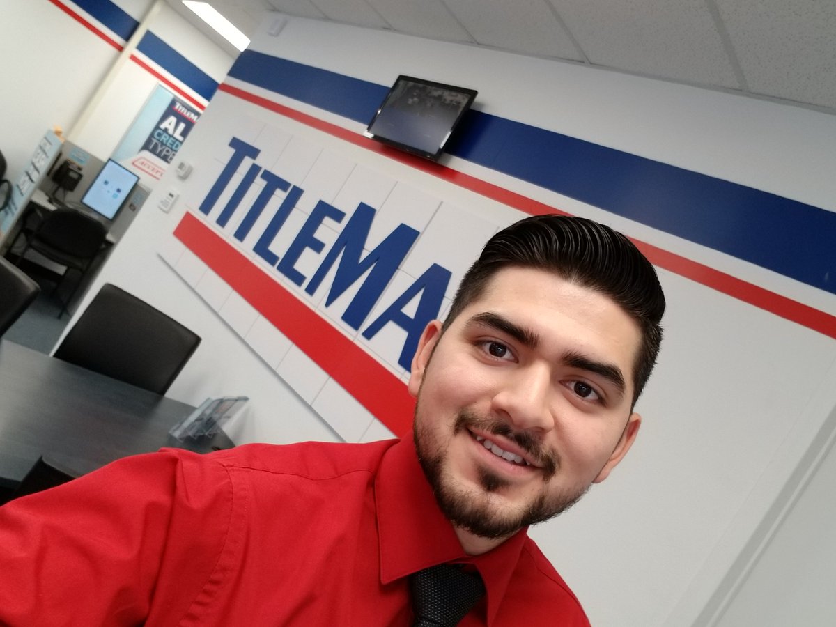 Supporting our troops! <a href="/lucia_grajeda1/">Lucia Grajeda</a> <a href="/VanessaMcBeeTX/">Vanessa McBee</a> #VeteransDay #TMXFAMILY #AUSTIN2 #D81