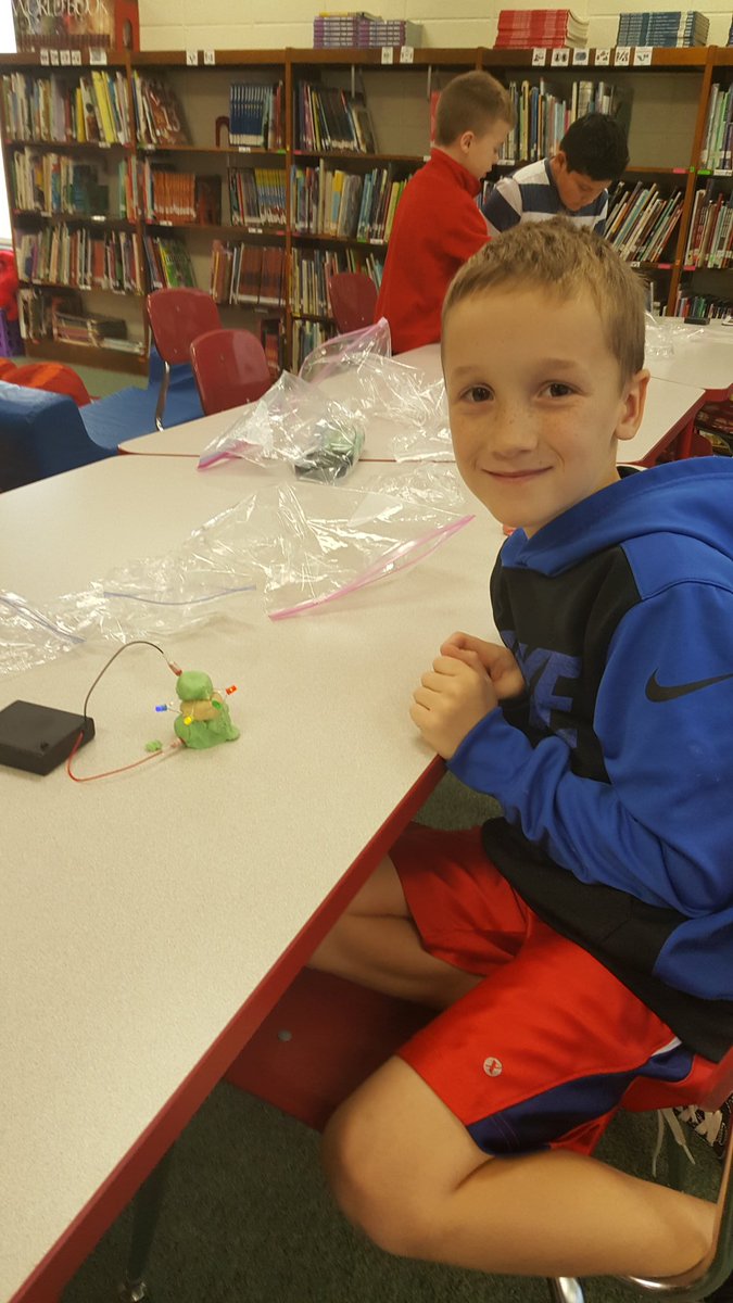 wbselibrarian's tweet photo. Great STEAM day! Learning about electricity and circuits with @SquishyCircuits #soudystem #sasd_westbroad #tlchat #futurereadylibs https://t.co/ZDpWfSImHO