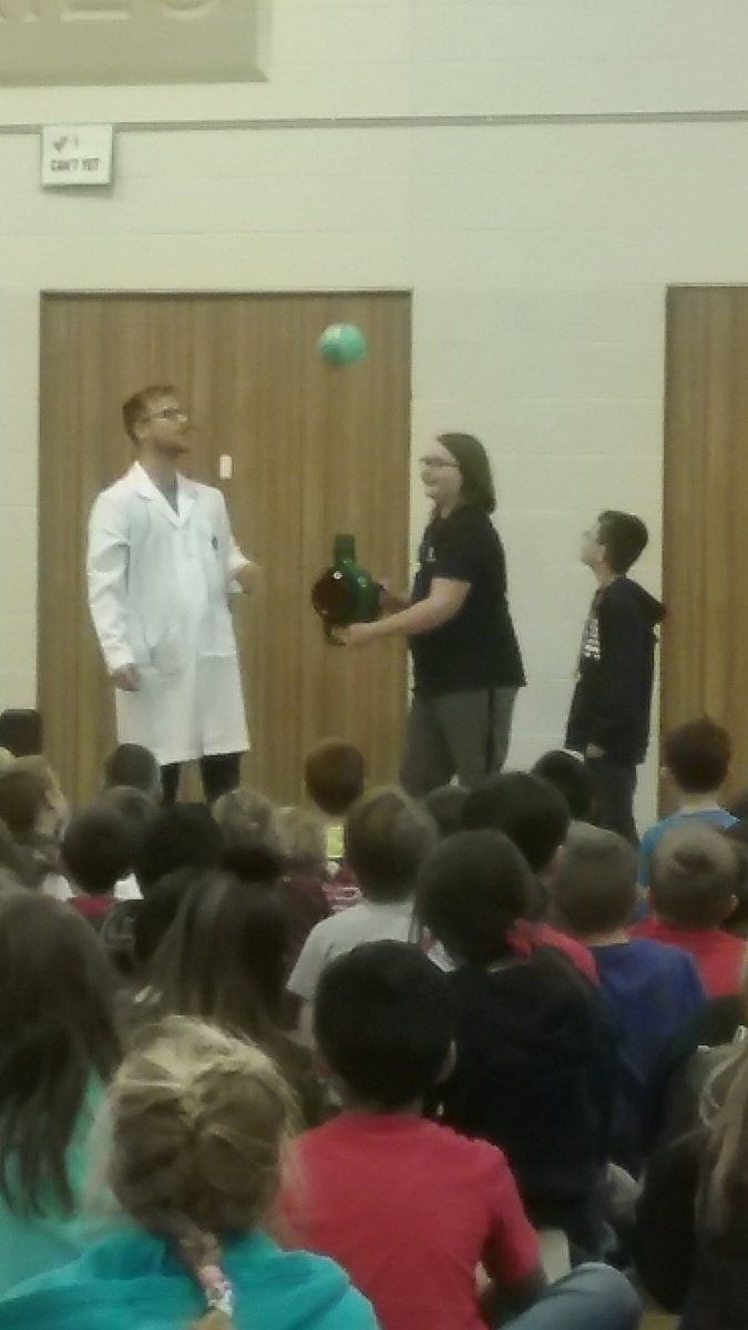 HLSReaders's tweet photo. Science fun at our PBIS assembly!! #hlshero4life #ccsd93 #PBIS https://t.co/xWQZDL5Dja
