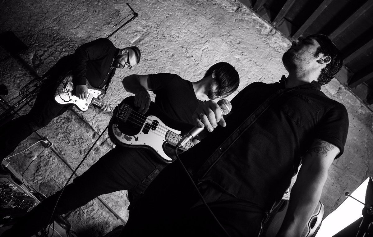 kyiorock's tweet photo. ¡HOY, HOY, HOY! @ #CaféVintage:
✝️#Anochecer.
✝️#OneYearLater.
✝️#Tormental.
✝️#KillYourselfInOthers.
✝️#DrownedAtDusk.
✝️#CASH4GOLD.
Acceso: 20.00 horas, Cover: $ 20.00 pesitos.
Esperamos verlos a todos por ahí.
💀💀💀⚡⚡⚡ https://t.co/6vqKMiOl6f