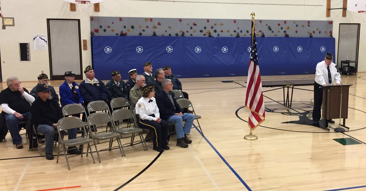 mrwallacemms's tweet photo. North Lakeland students honored our community’s veterans today. Thank you to all who served! https://t.co/UE1MOISG3C