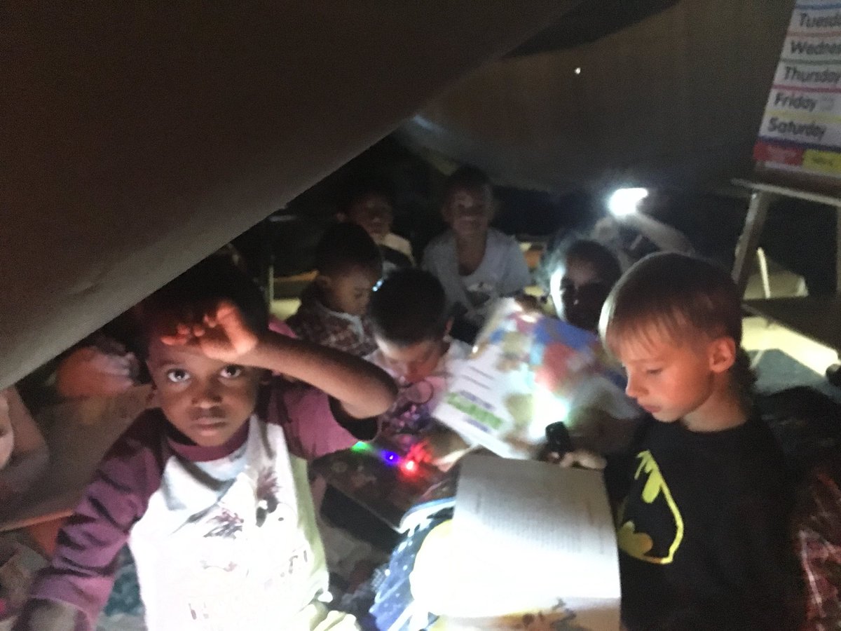 CMethratta's tweet photo. Reading Campout in Kindergarten!! #HPPMKinder #HPPMPride #allmeansall #risd #funinkinder https://t.co/1RqVrHWBoL