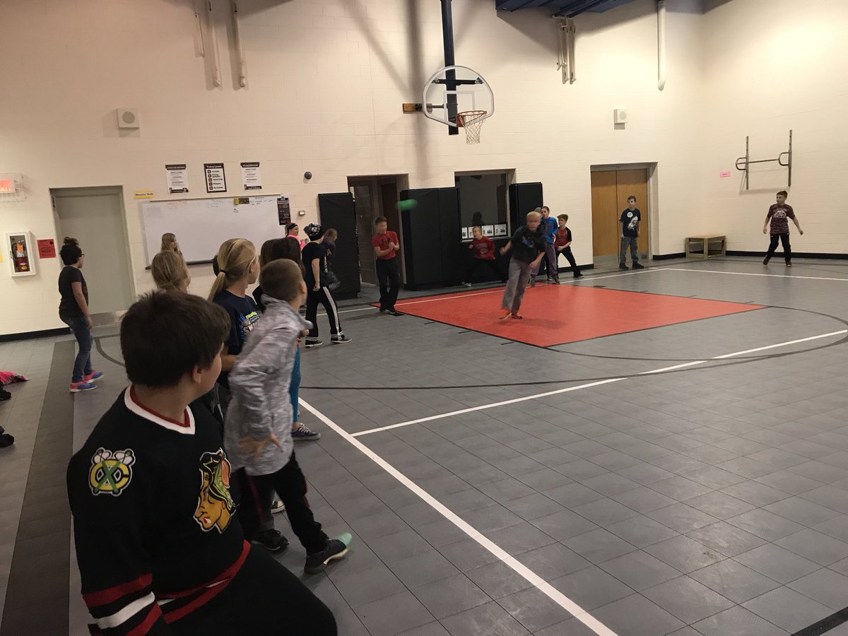 mrskillion_adm's tweet photo. DODGEBALL!!!! #PBISreward #beatCole 😉 https://t.co/XUkT9TDzCm