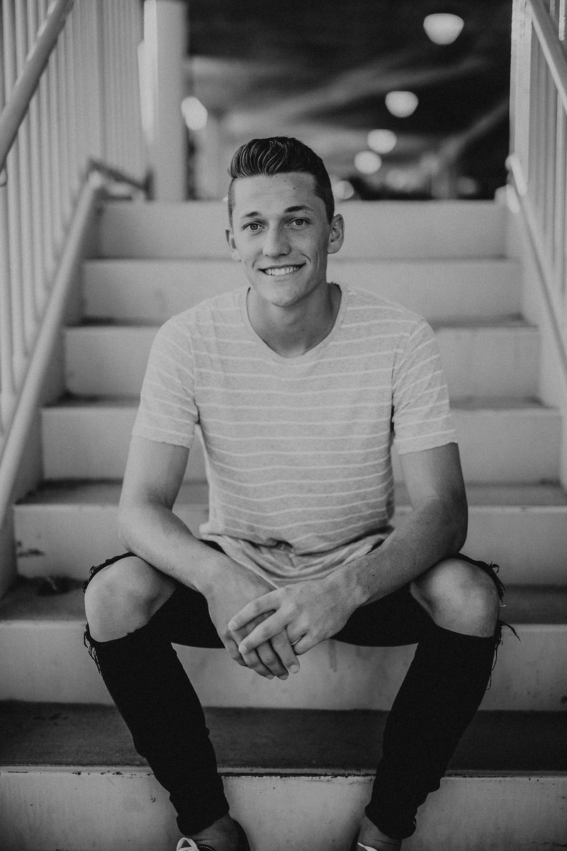 bradenbaker11's tweet photo. senior senior senior https://t.co/IhoLhggzJj